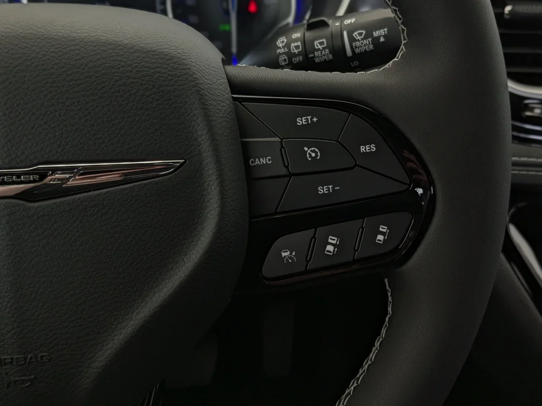 New 2026 White Chrysler Select - - AWD - 3.6L Pentastar V6 - Adaptive Cruise Control - Blind Spot Monitor & More! image 18