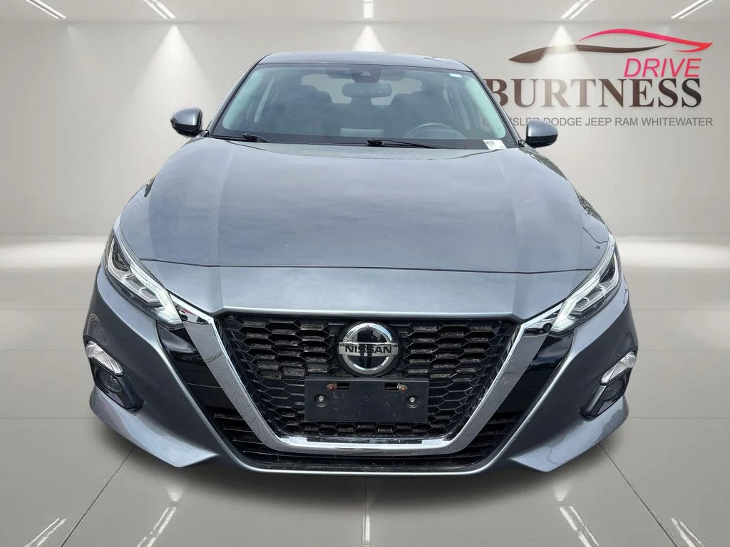 Used 2020 Gray Nissan 2.5 SV image 3