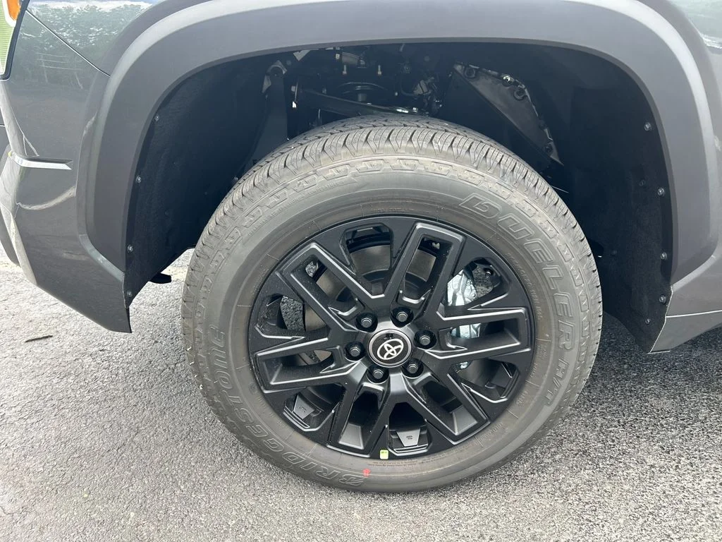 2026 Toyota Tundra Limited - Photo 28