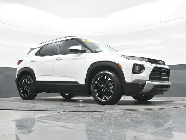 Used 2022 White Chevrolet LT image 23