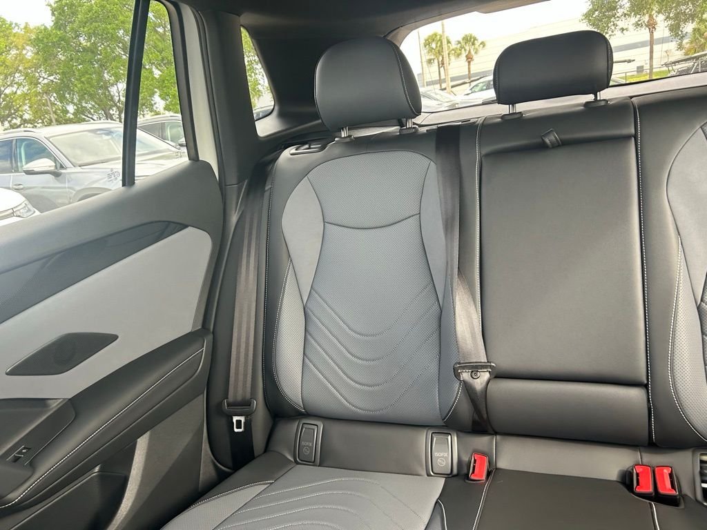 New 2026 White/off-white Volkswagen 2.0T SE R-Line Black image 11