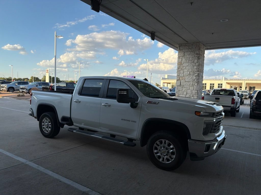 Used 2024 Summit White Chevrolet LT image 1