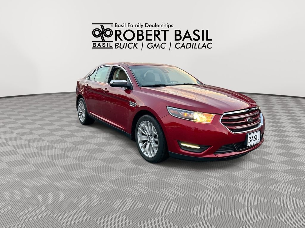 Used 2019  Ford Limited image 2