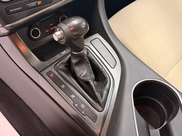 Used 2015 White Kia LX image 16
