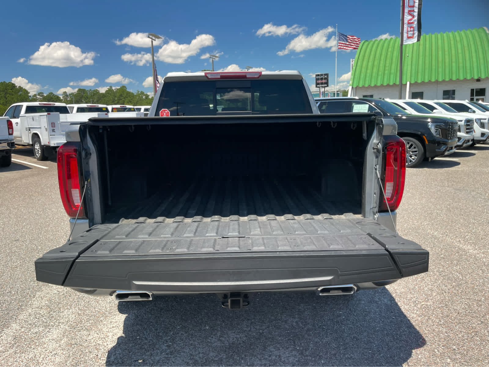 Used 2023 Sterling Metallic GMC AT4 image 22