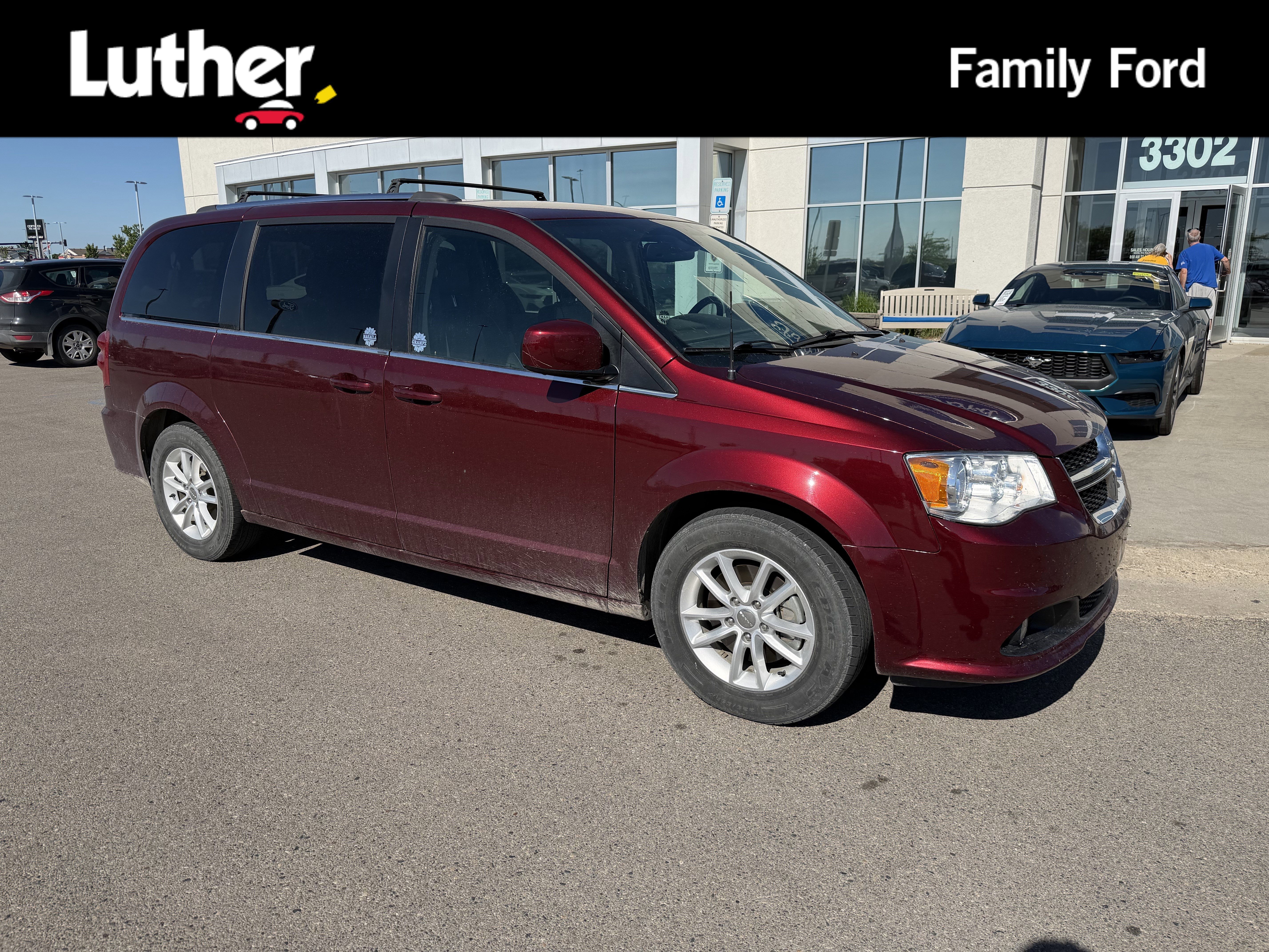 Used 2018 Octane Red Pearlcoat Dodge SXT image 1