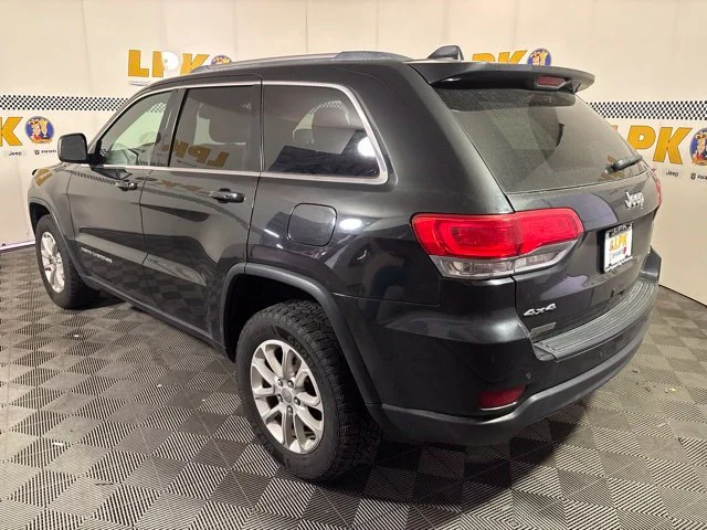 Used 2016 Brilliant Black Crystal Pearlcoat Jeep Laredo image 5