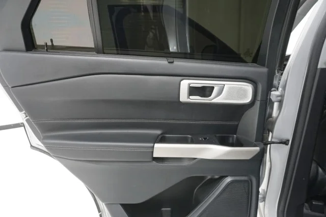 Used 2022 SILVER Ford Limited image 21