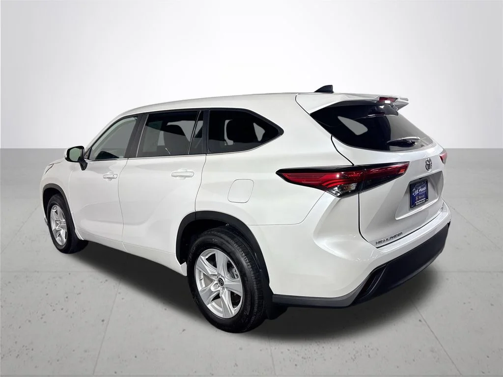 Used 2023 Beige Toyota L image 8