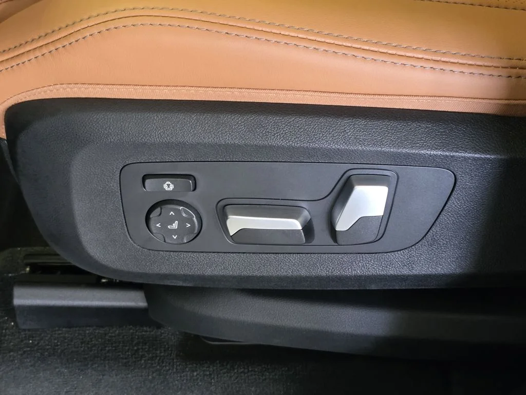 New 2026 Brooklyn Grey Metallic BMW sDrive40i image 18