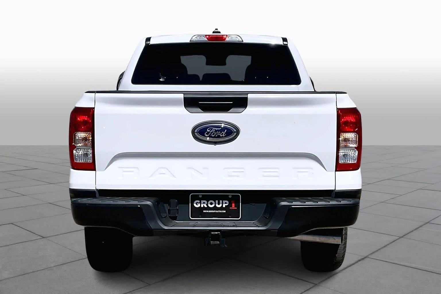 New 2026 Oxford White Ford XL image 4