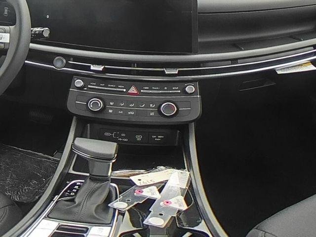 New 2026 White Hyundai SE AWD image 37