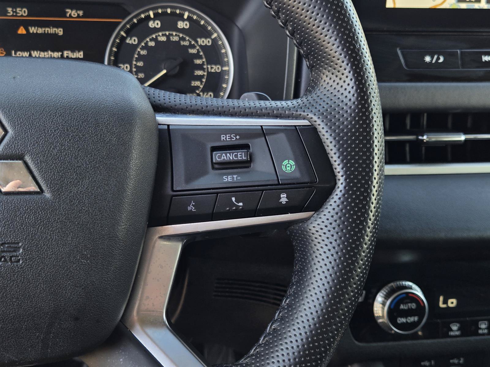2025 Mitsubishi Outlander SE - Photo 25