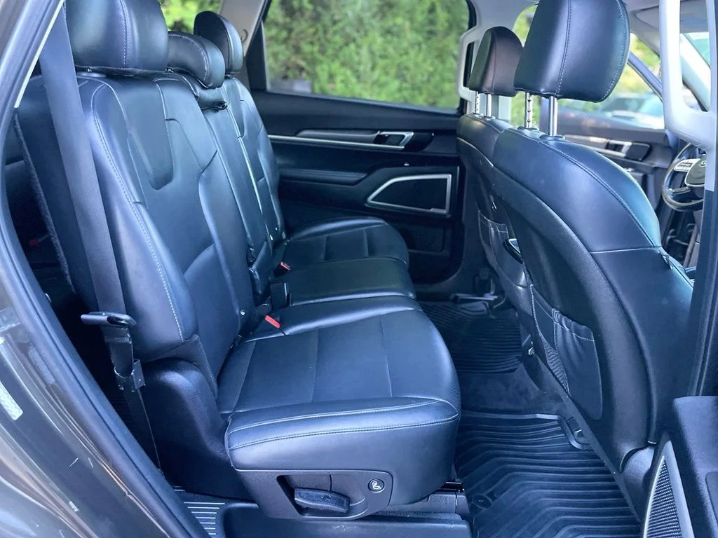 Used 2020 Dark Moss Kia S image 13