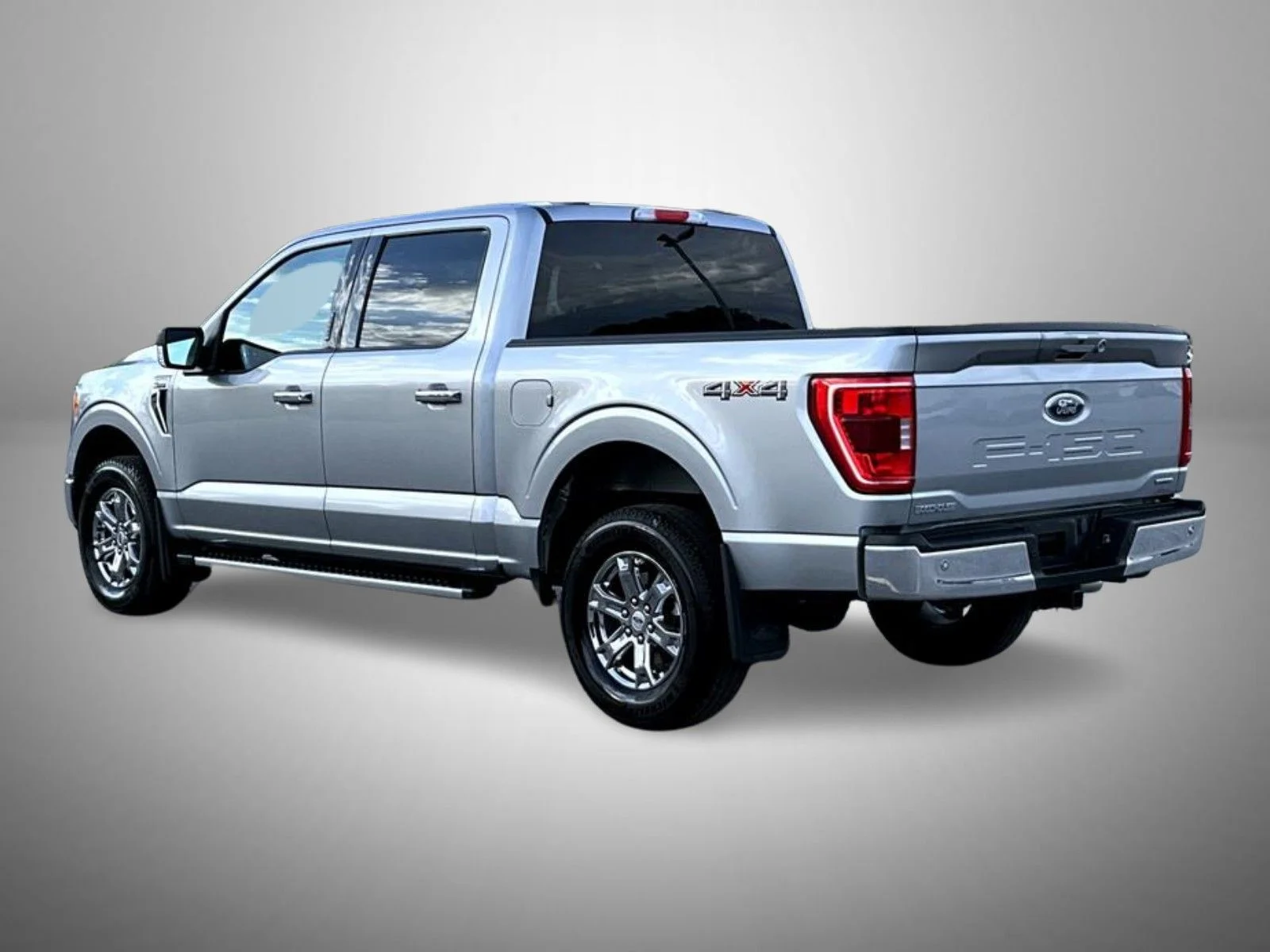 Used 2023 Silver Ford XLT image 7
