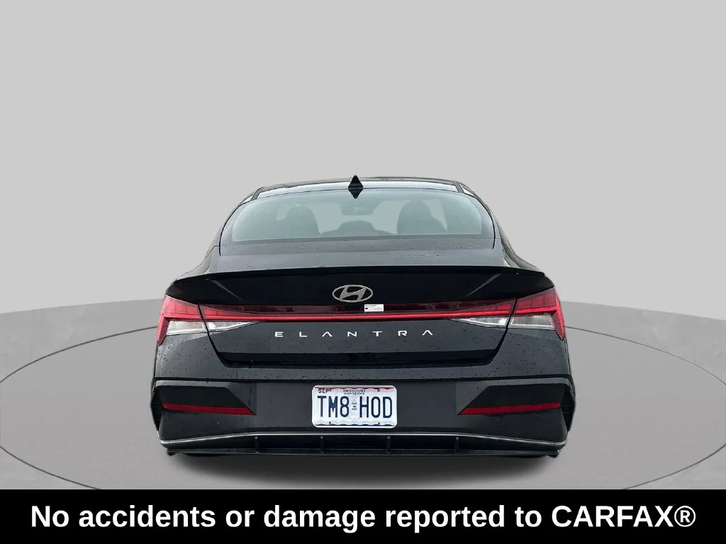 Used 2026 Abyss Black Hyundai SEL Sport image 4