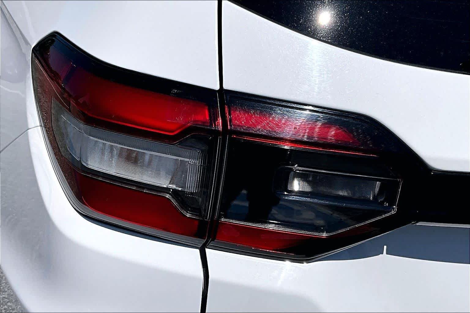 Certified Used 2023 Platinum White Pearl Honda AWD EX-L image 27
