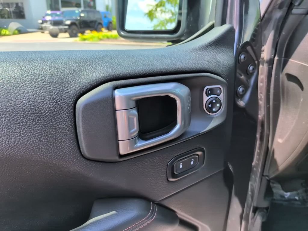 Used 2022 Crystal Metallic Jeep Unlimited Rubicon 392 image 15