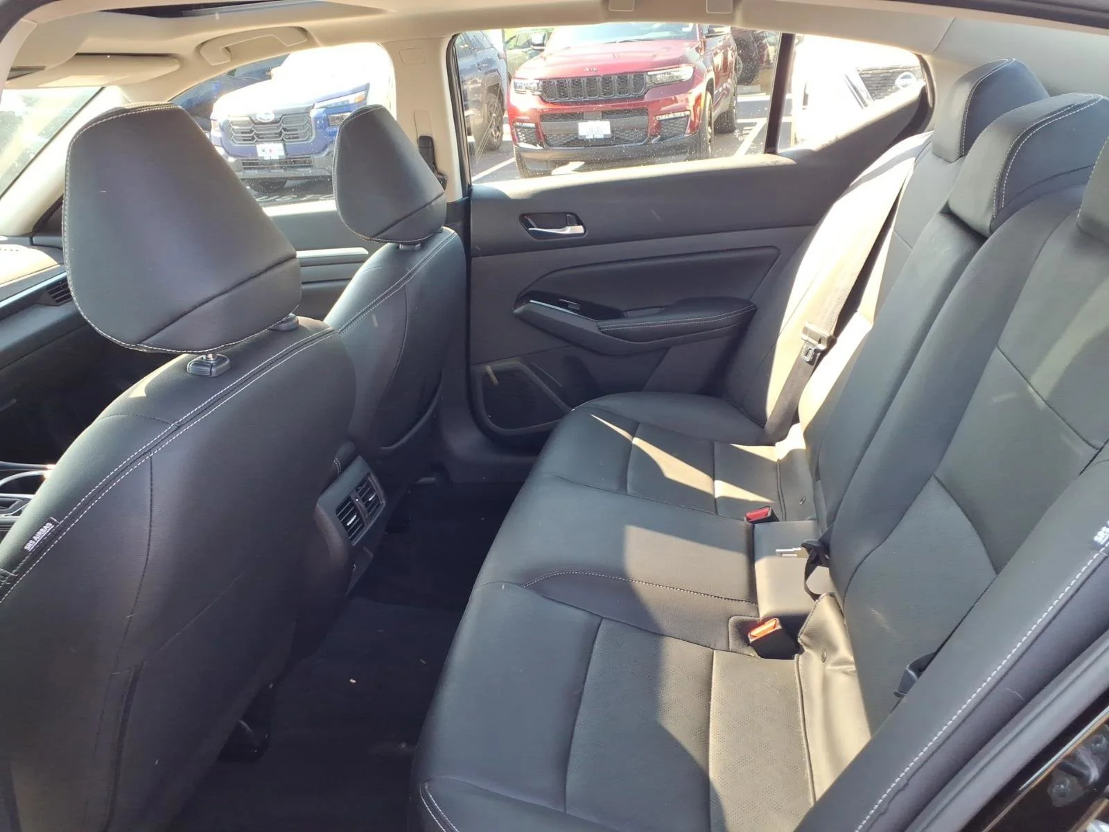 Used 2025 Super Black Nissan SL image 26