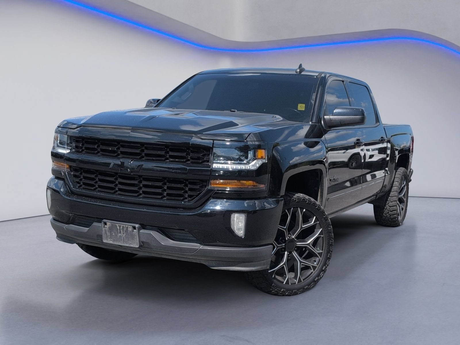 Used 2018 BLACK Chevrolet LT image 2