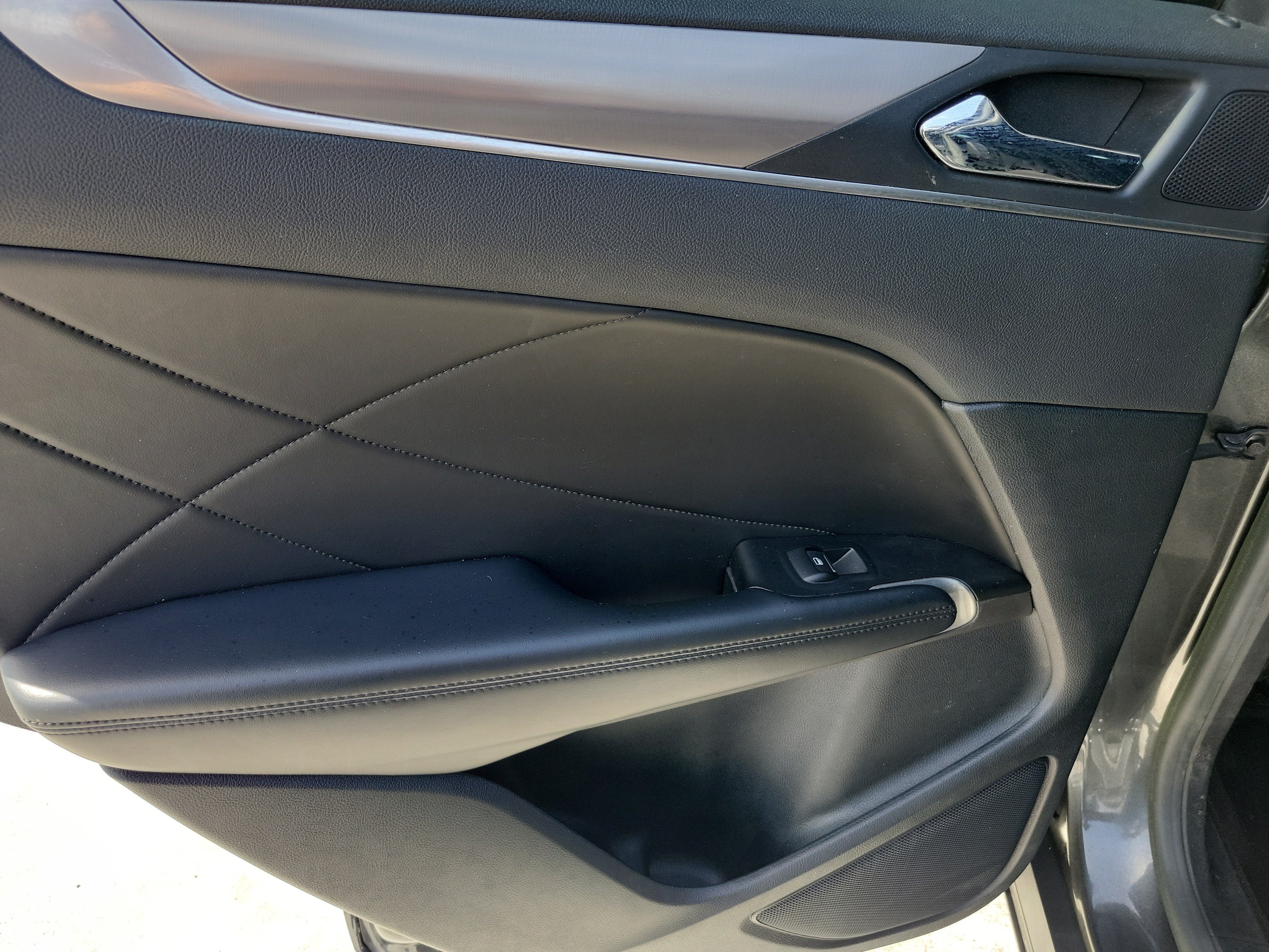 Used 2019 Magnetic Gray Metallic Lincoln Standard image 11