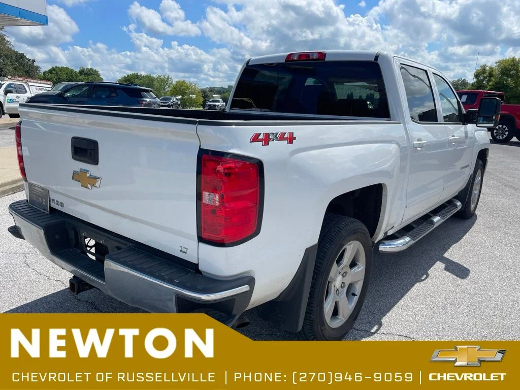 Used 2018 Summit White Chevrolet LT image 15