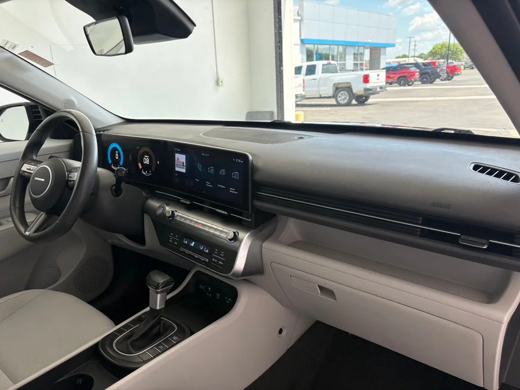 Used 2024 Black Hyundai SEL image 34