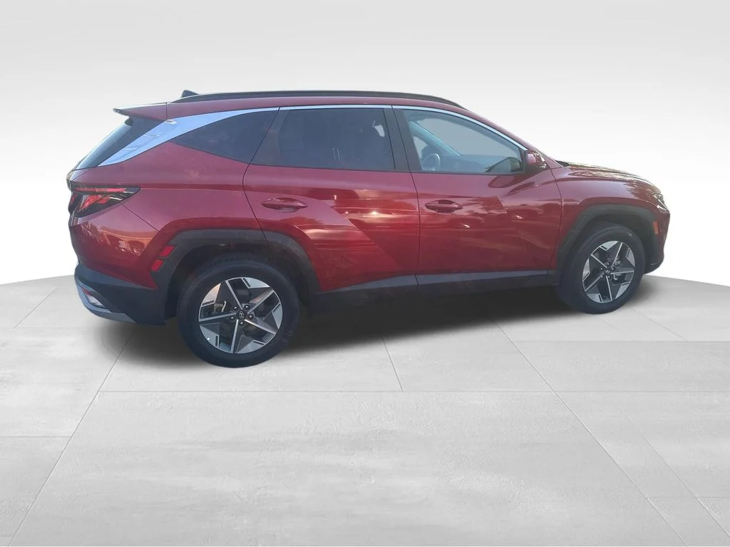 Used 2025 Red Hyundai SEL image 26