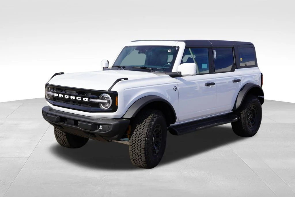 New 2026 White Ford Outer Banks image 7