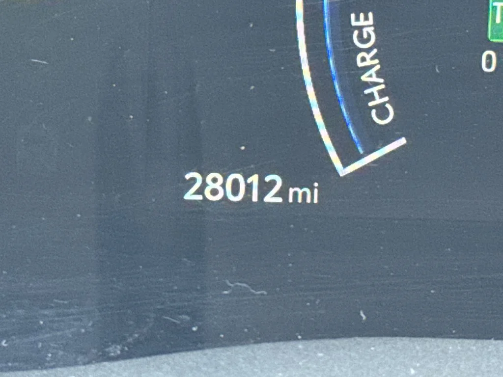 Used 2025  Toyota SE image 27