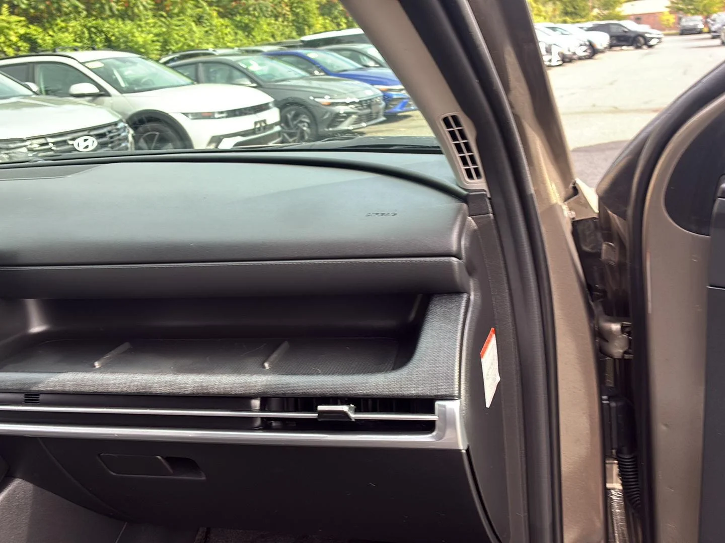 Used 2025 Cashmere Bronze Hyundai SEL Convenience image 12