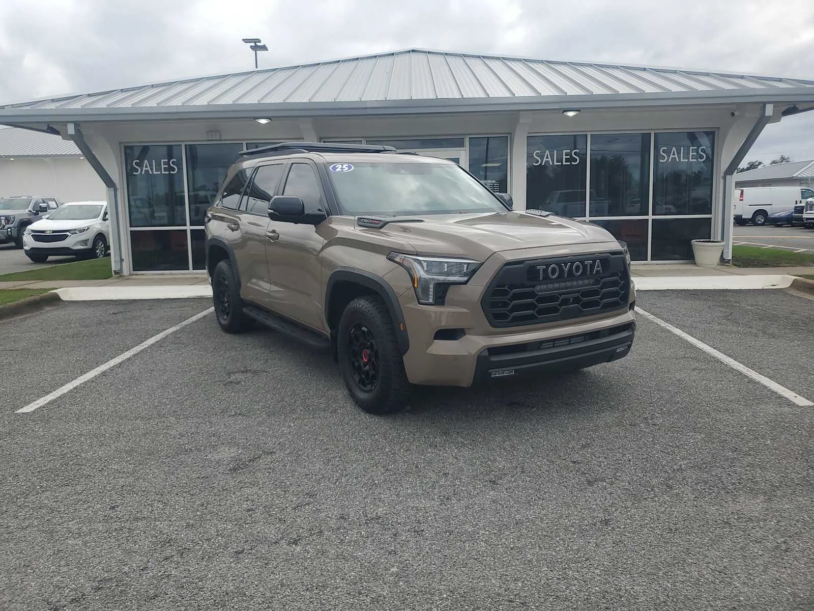 Used 2025  Toyota SR5 image 9