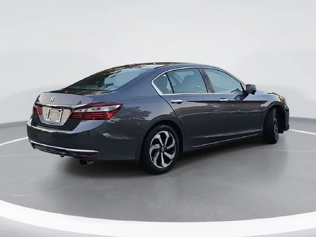 Used 2017 Gray Honda EX-L image 3