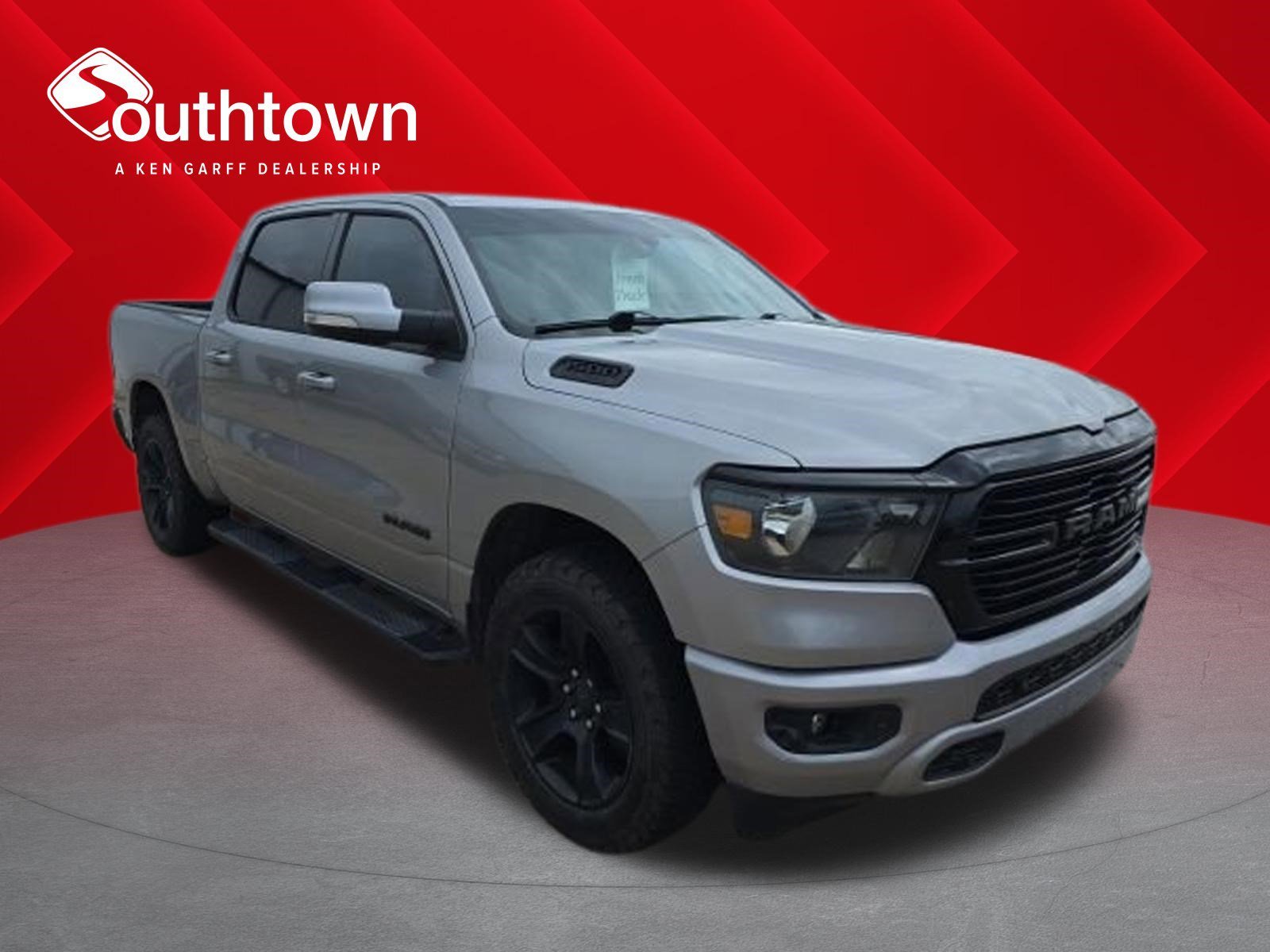 2020 RAM 1500 Big Horn/Lone Star 4x4 Crew Cab 5'7's photo