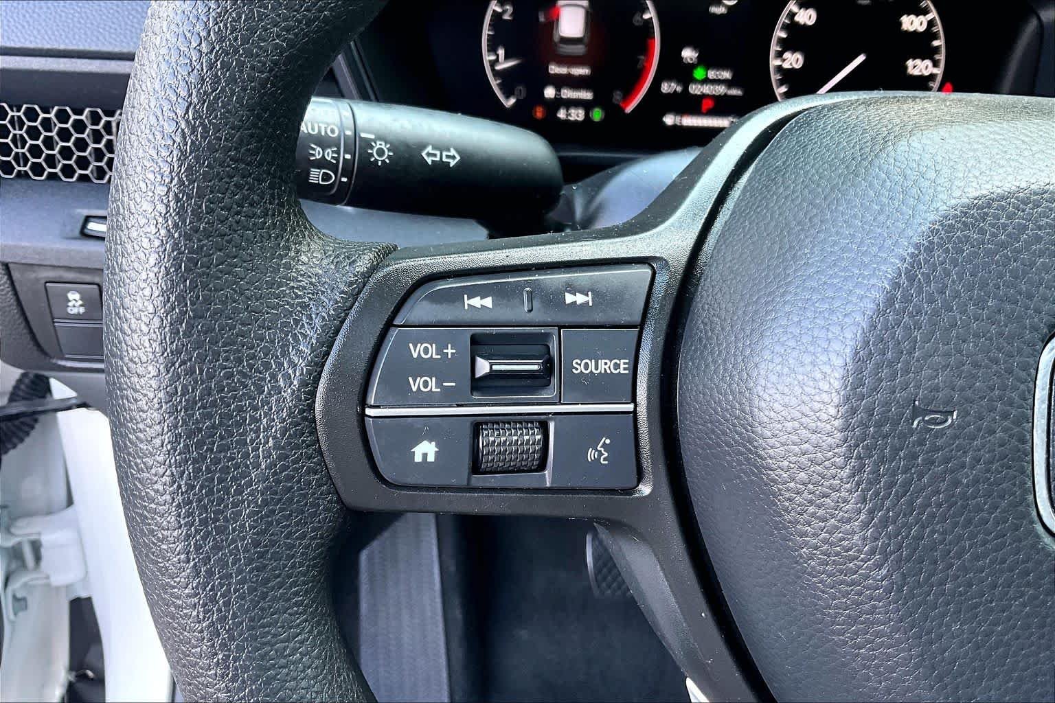 Used 2025 Platinum White Pearl Honda EX image 23