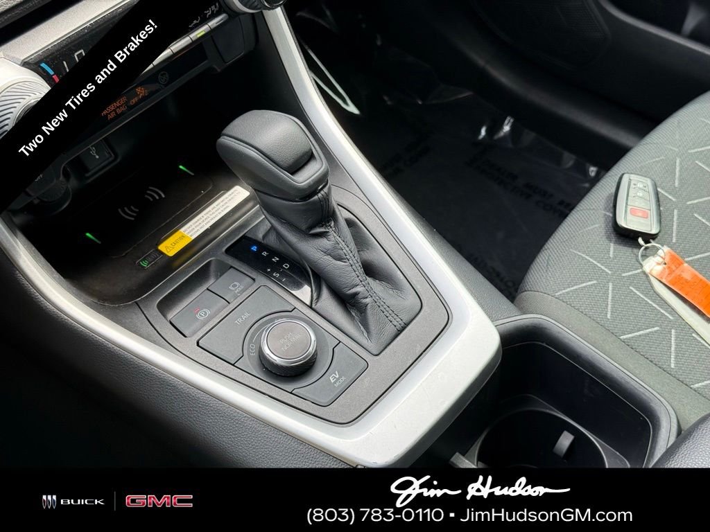 Used 2022 Silver Toyota XLE image 34