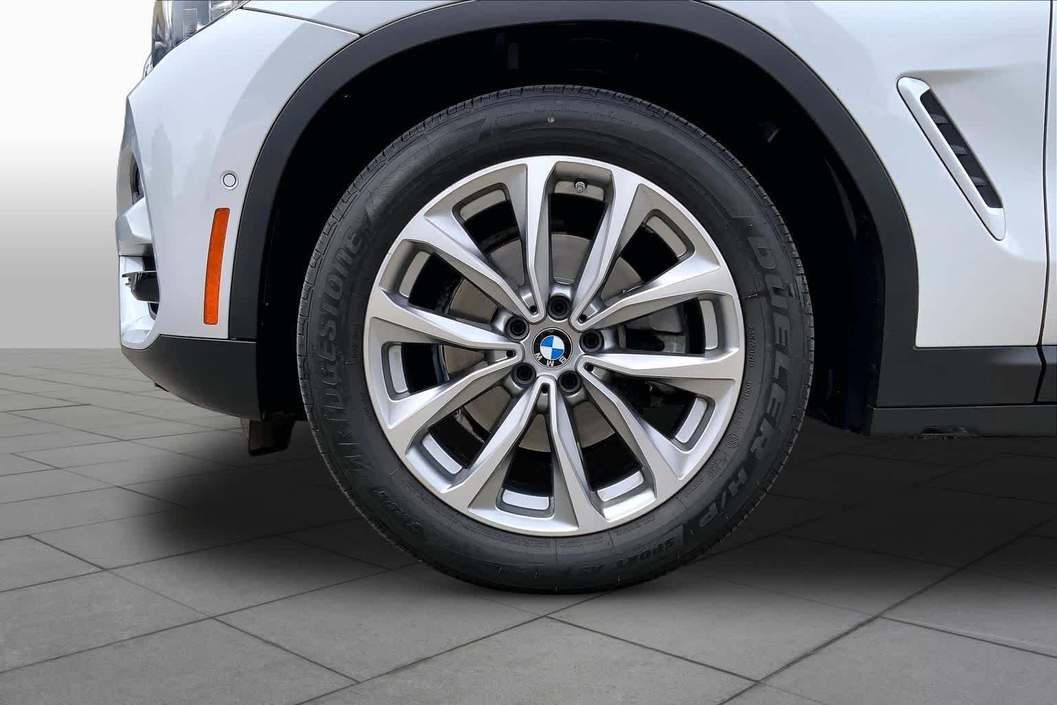 Used 2018 Dark Graphite Metallic BMW xDrive30i image 10
