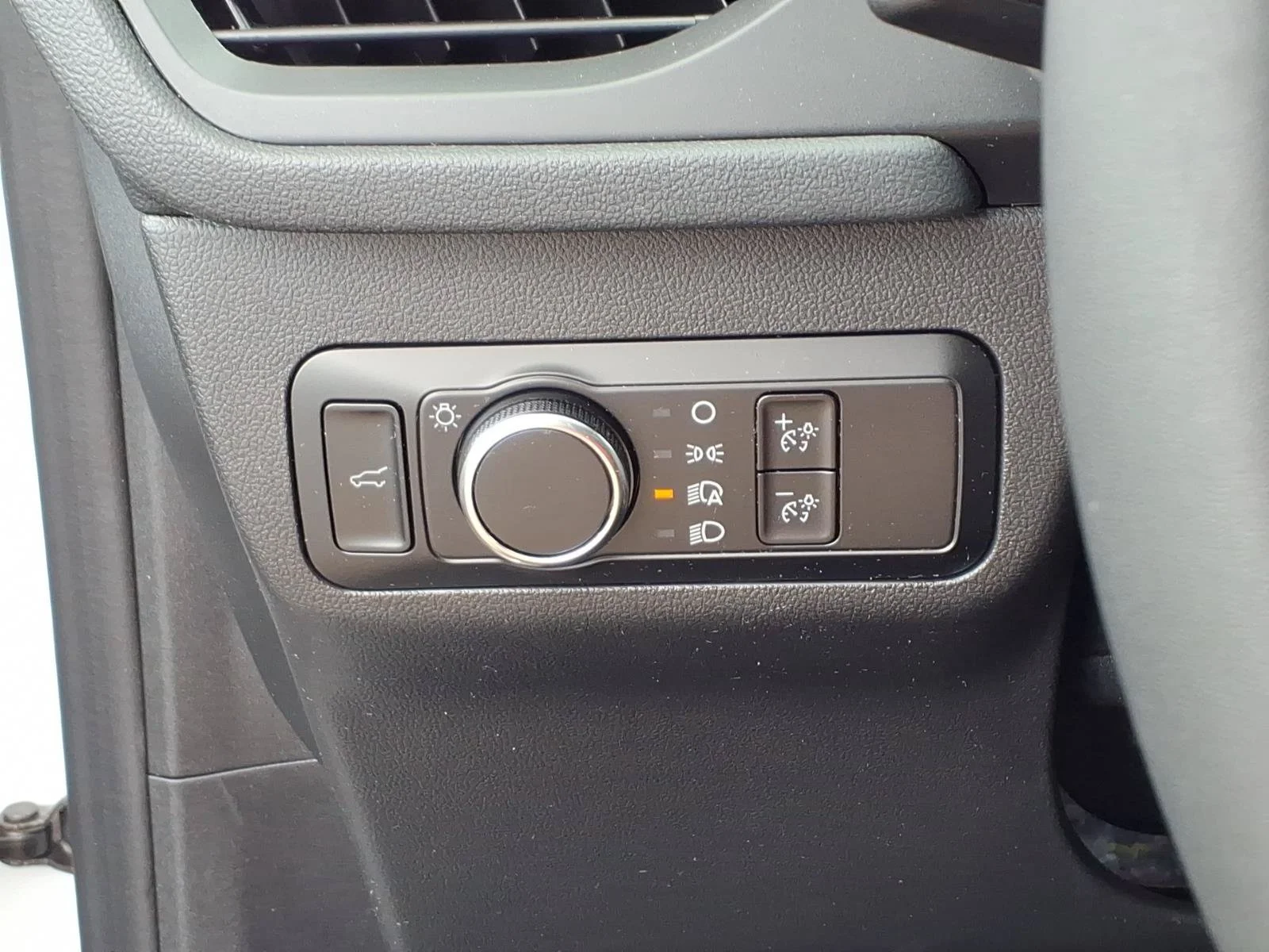 Used 2024 Oxford White Ford Active image 23