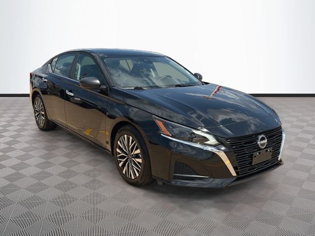 Used 2025 Black Nissan 2.5 SV image 1