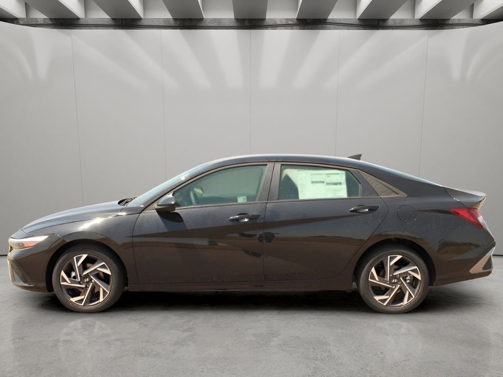 Certified Used 2025 Abyss Black Hyundai SEL Sport image 2