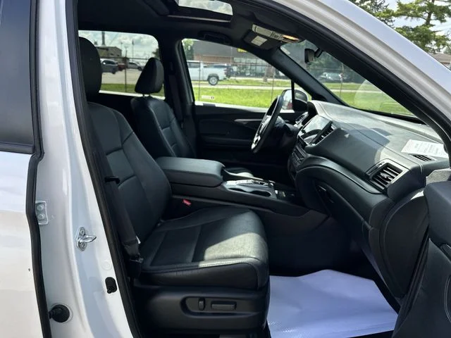 Certified Used 2024 White Honda EX-L image 27