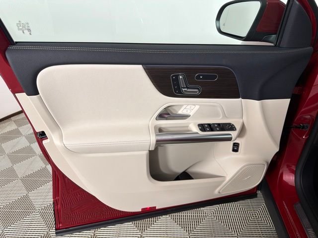 New 2026 MANUFAKTUR Patagonia Red Metallic Mercedes-Benz GLA 250 image 12