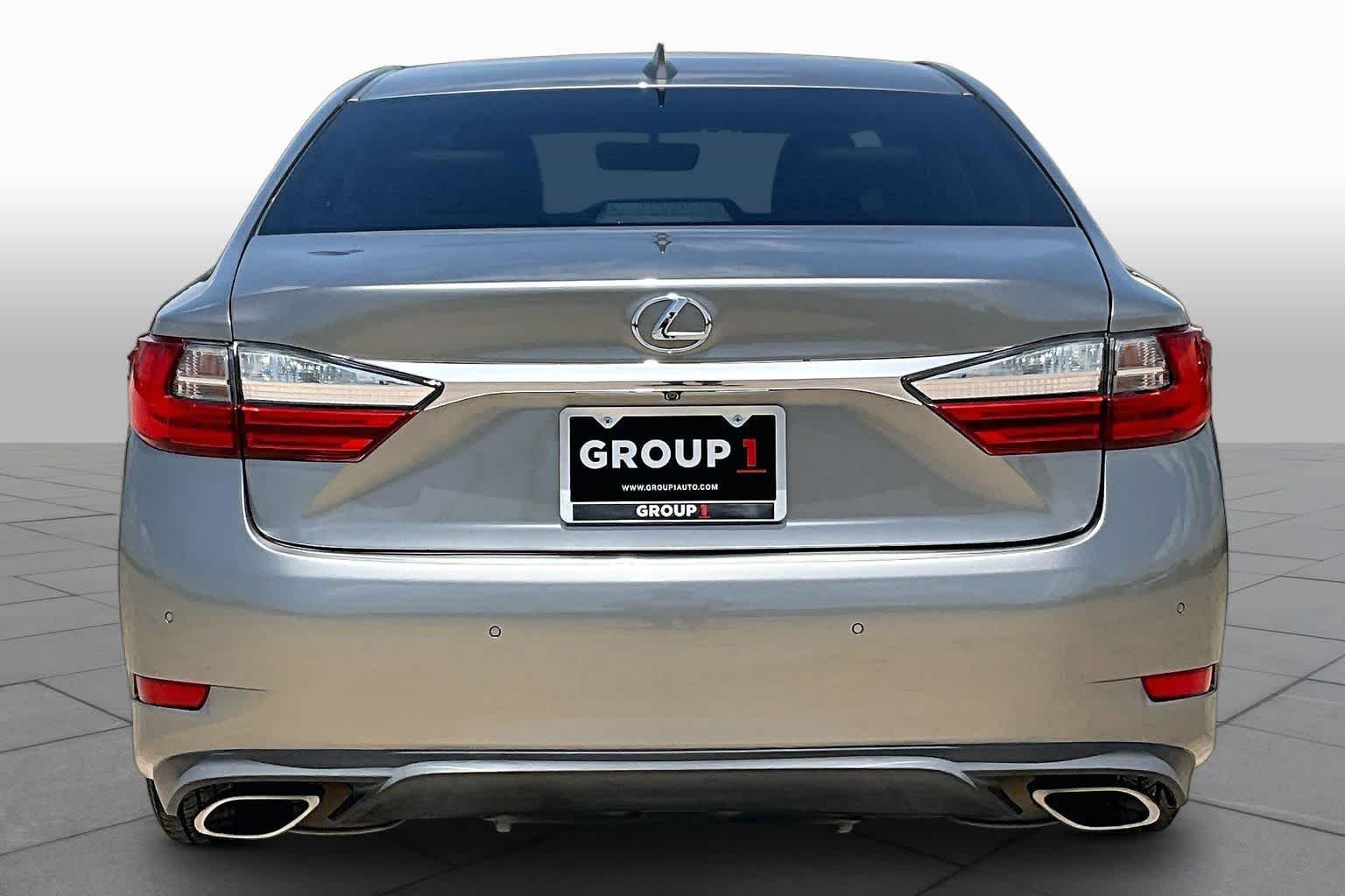 Used 2016 Atomic Silver Lexus  image 5