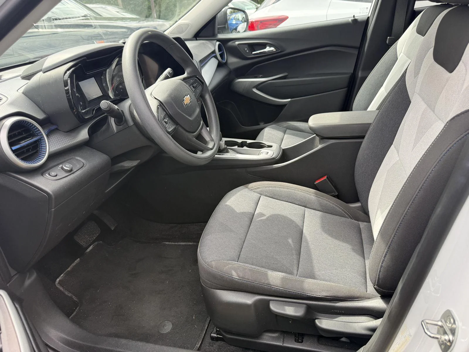 Used 2024 Summit White Chevrolet LS image 4