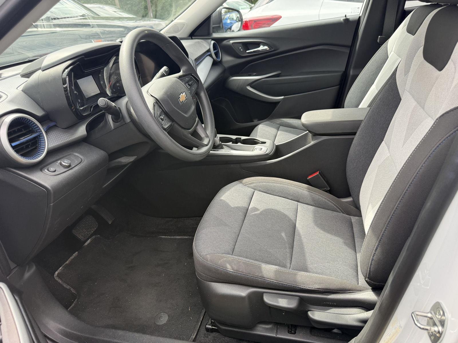 Used 2024 Summit White Chevrolet LS image 4