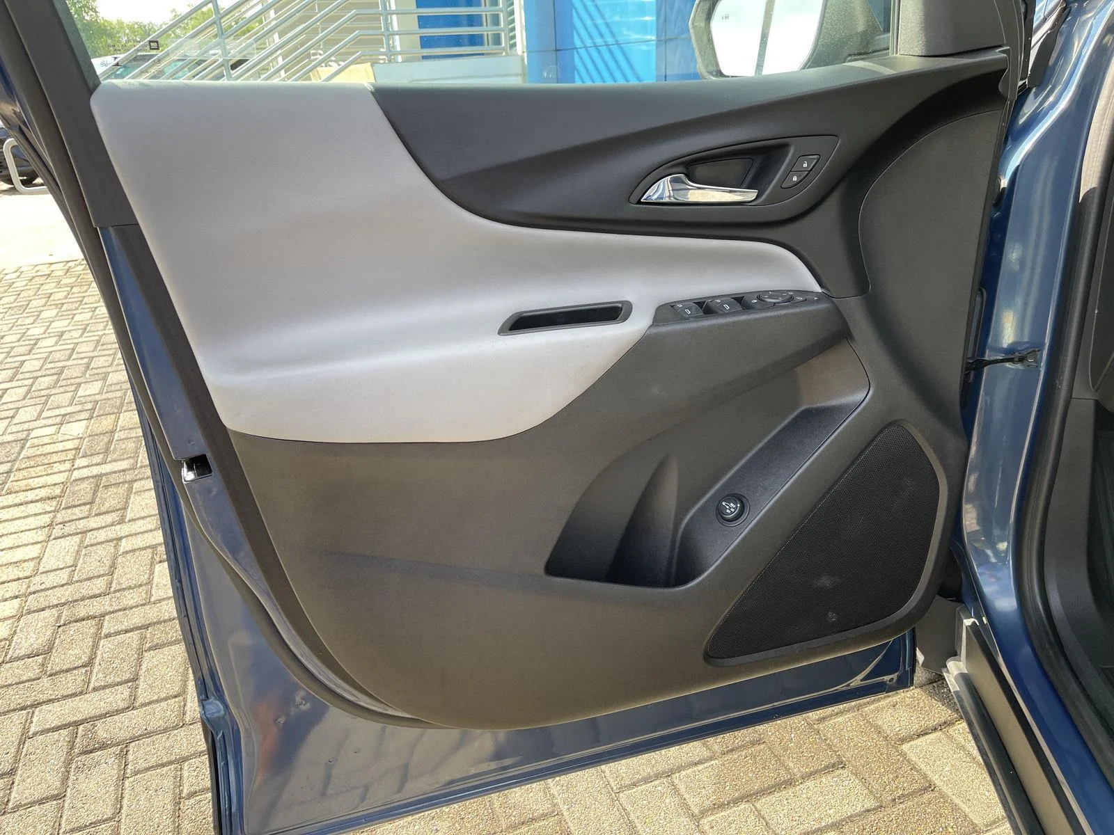 Used 2024 Lakeshore Blue Metallic Chevrolet LT image 13