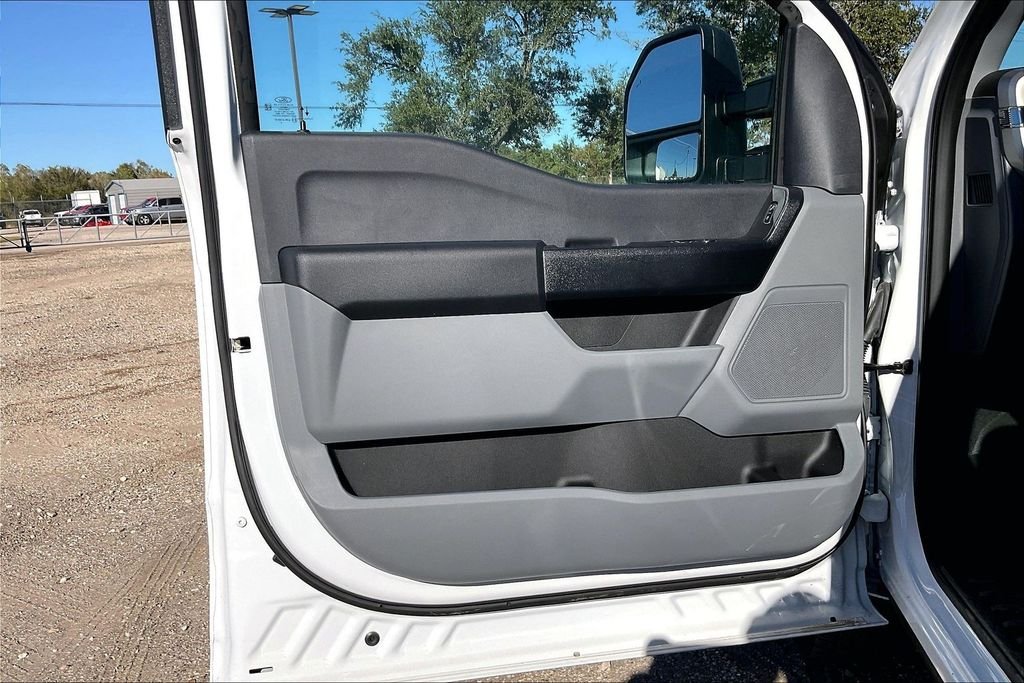 New 2025 Ford Super Duty F-250 XL 2D Standard Cab