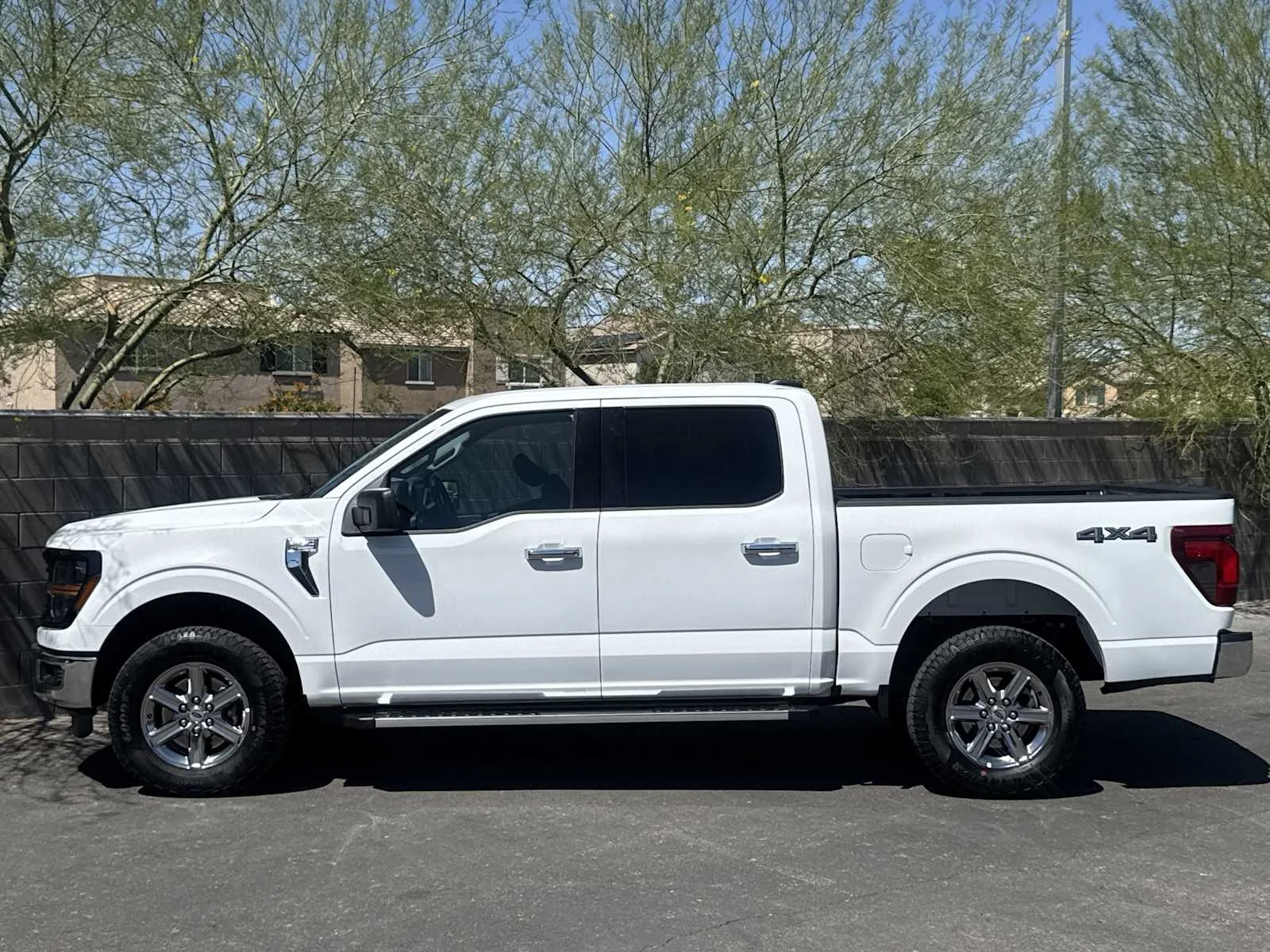 Used 2025 Oxford White Ford XLT image 5