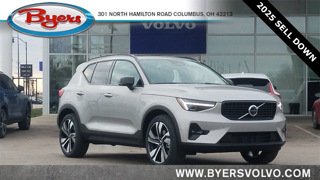2025 Volvo XC40