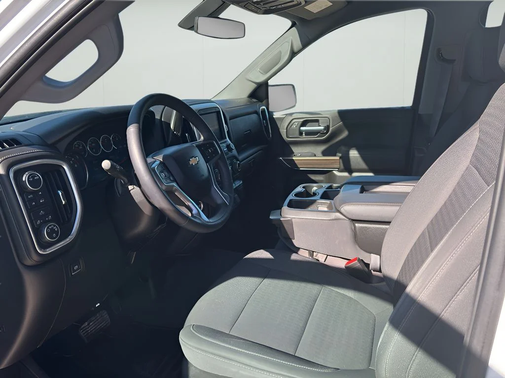 Used 2022 Summit White Chevrolet LT image 27